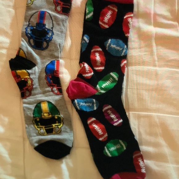Brand New! 4 pairs of Football theme socks by HYP - Picture 3 of 4